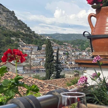 Oda E Skulptorit-Unesco Quarter Berat Eksteriør billede