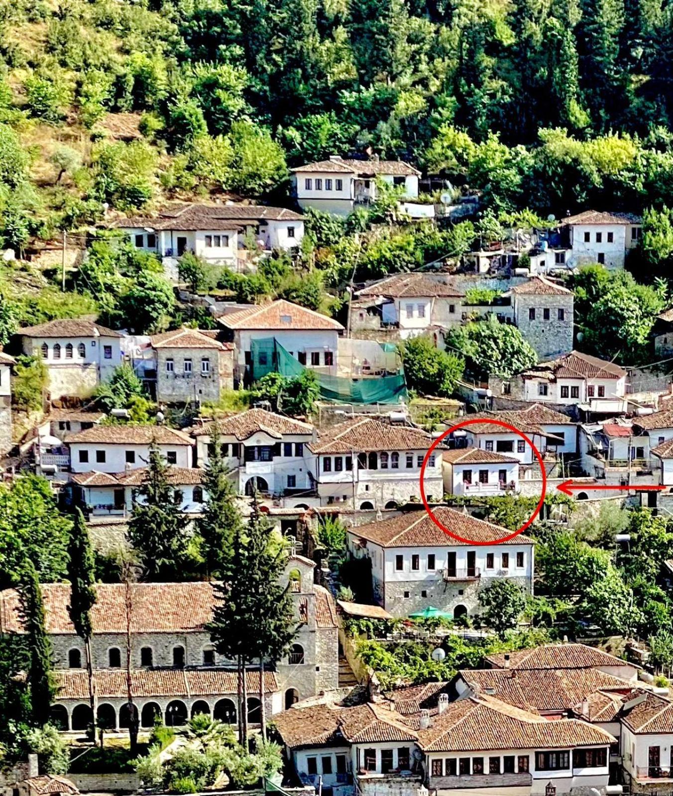 Oda E Skulptorit-Unesco Quarter Berat Eksteriør billede