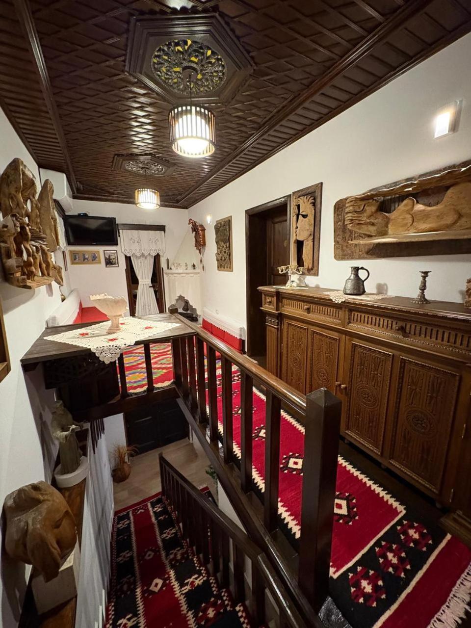 Oda E Skulptorit-Unesco Quarter Berat Eksteriør billede