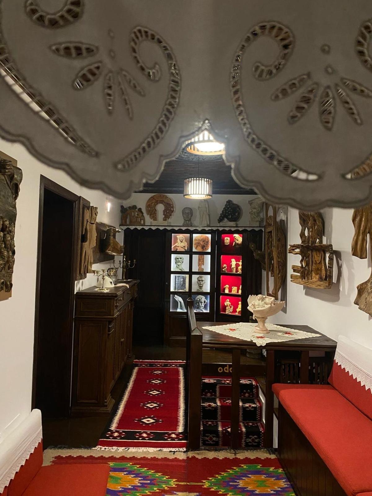 Oda E Skulptorit-Unesco Quarter Berat Eksteriør billede