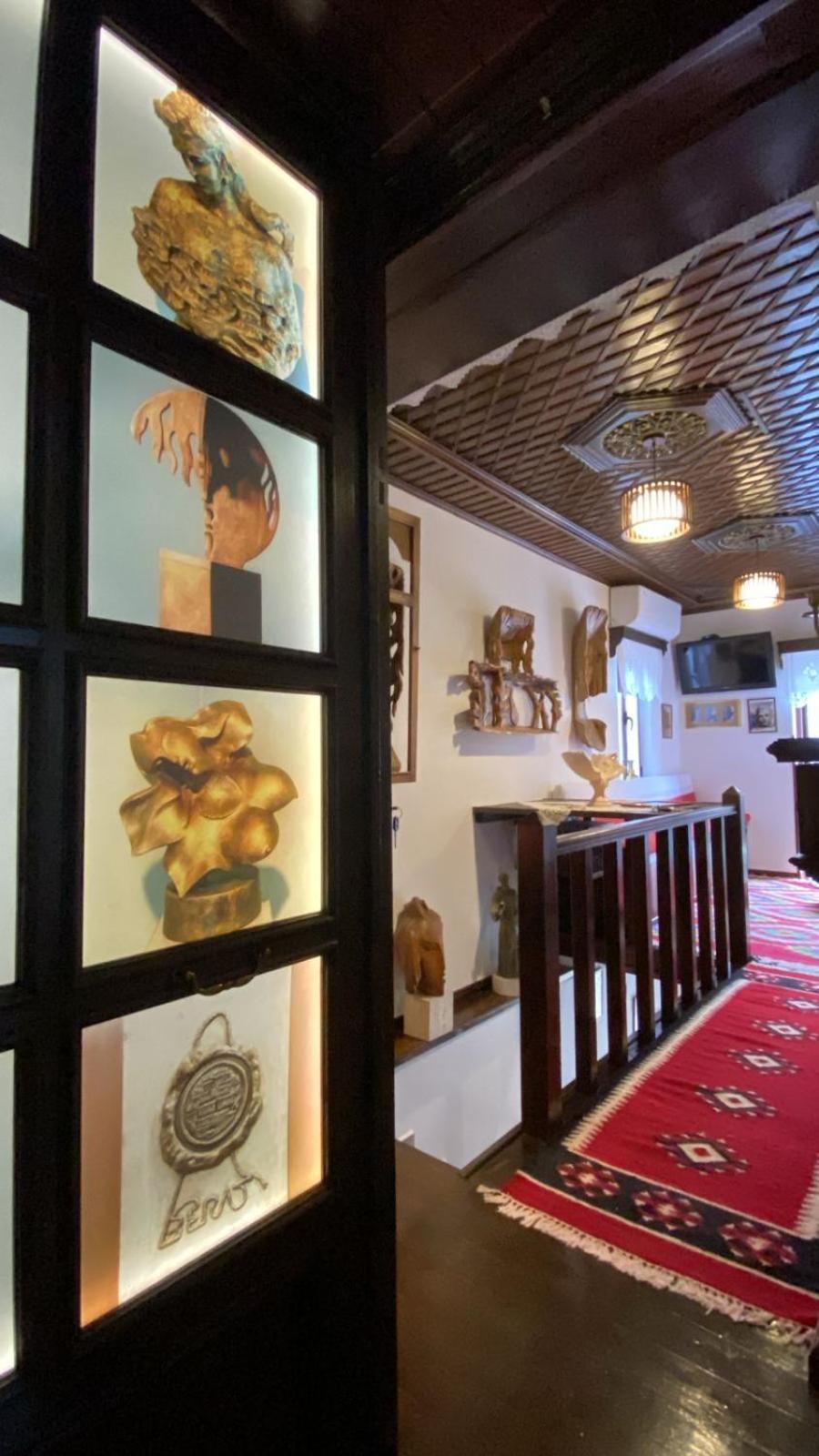Oda E Skulptorit-Unesco Quarter Berat Eksteriør billede